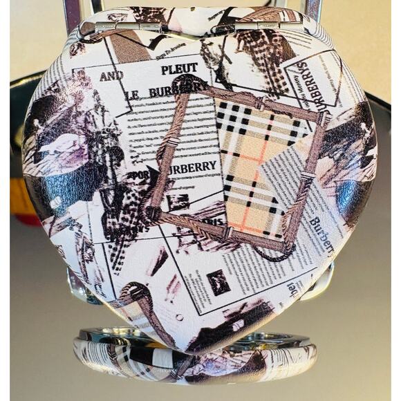 COMPACT MIRROR: Heart-Shaped White, Black, Beige, & Red w/Newspaper Design, NWOT - Picture 1 of 6